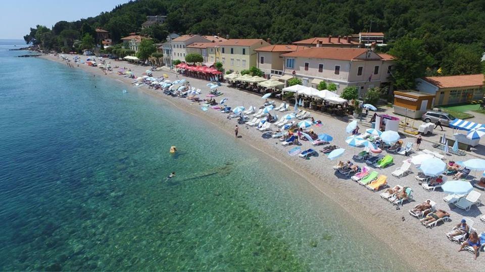 Apartman En Moscenicka Draga Exterior foto